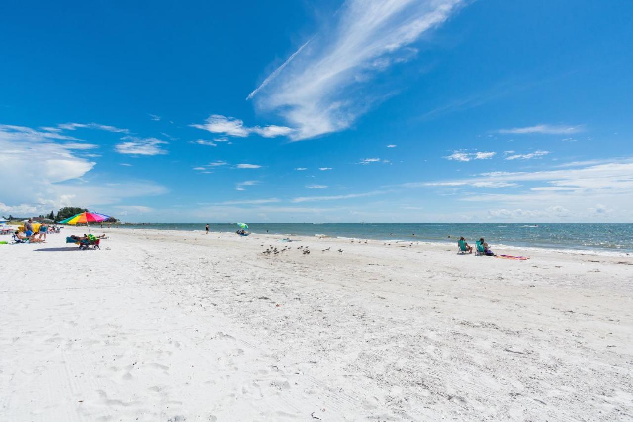 106 Beach Place Condos St. Pete Beach Exterior photo
