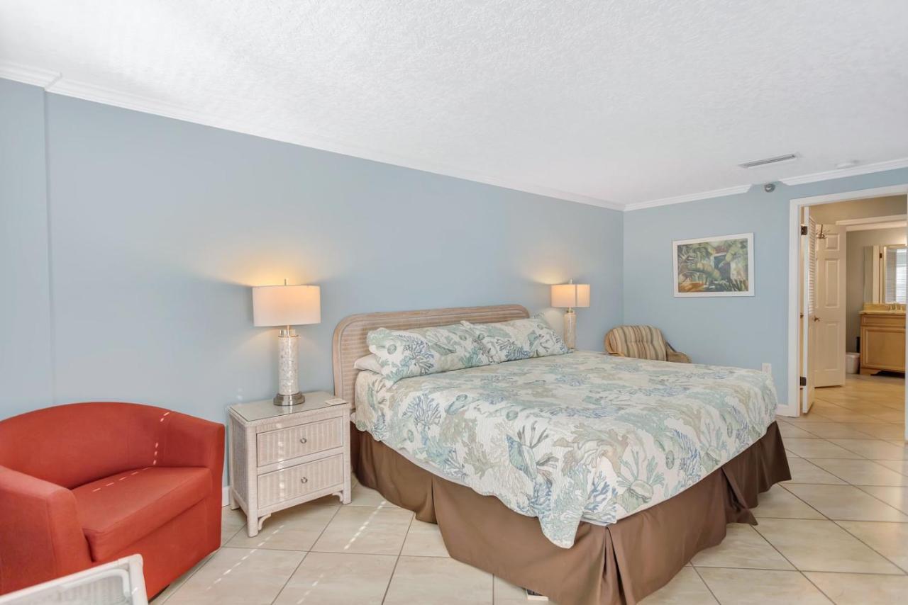 106 Beach Place Condos St. Pete Beach Exterior photo